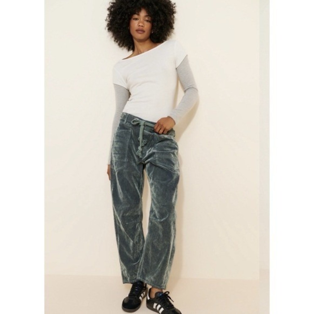 Free People Flocked Moxie Barrel Jeans Mt Green Blue Low Slung Velvet 31 NWOT - Picture 4 of 11